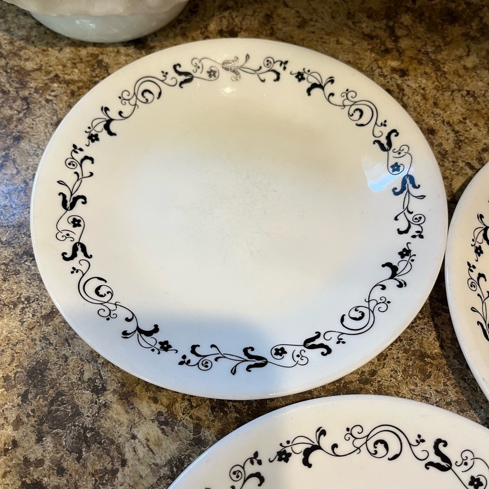 Vintage Corelle Vitrelle Elegant Garden Getaway White & Black Side Plates 6.75” - Picture 6 of 11